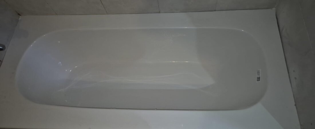 חידוש או הלבשת אמבטיה – איך בוחרים נכון ומקבלים אמבטיה שנראית חדשה באמת