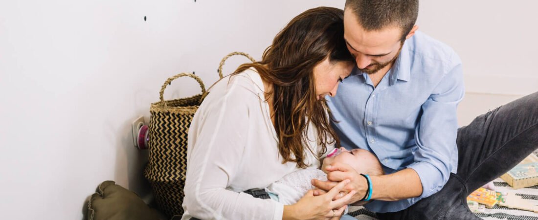 איך זוגיות משתנה אחרי שיש ילדים: מה מתחדש ומה נותר כמו שהיה?