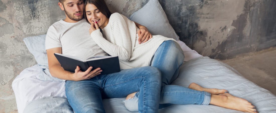 המדריך המלא לעיצוב מינימליסטי : למה דלתות קו אפס הן הבחירה של אדריכלי הצמרת בשנת 2026